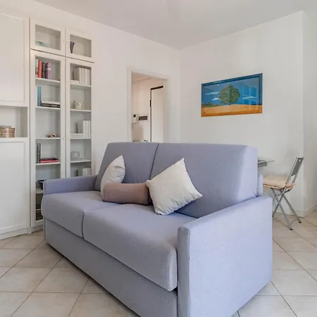 H11 Casapa Parcheggio - アパート サンレモ