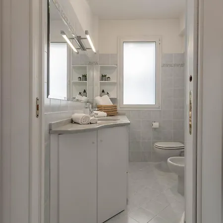 H11 Casapa Parcheggio - Апартаменты Санремо